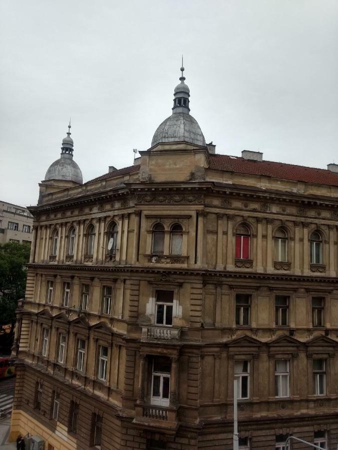 Auberge de jeunesse Irmas à Prague Extérieur photo